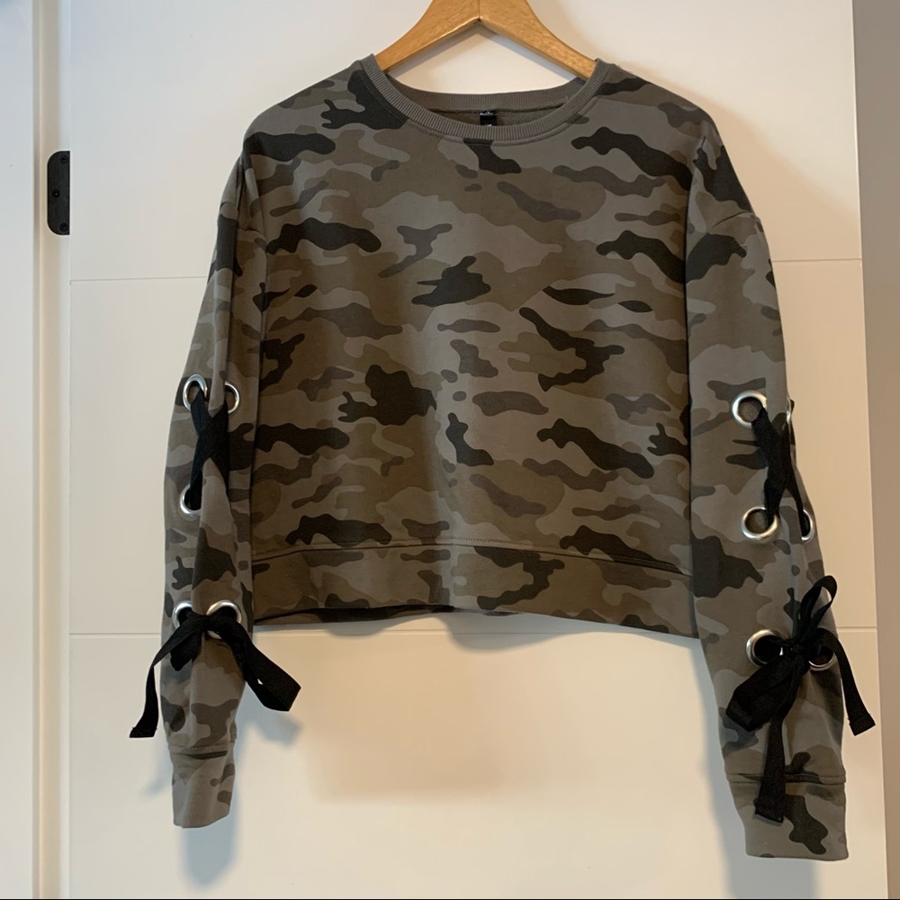 Design Lab | Camo Lace Up Sweatshirt